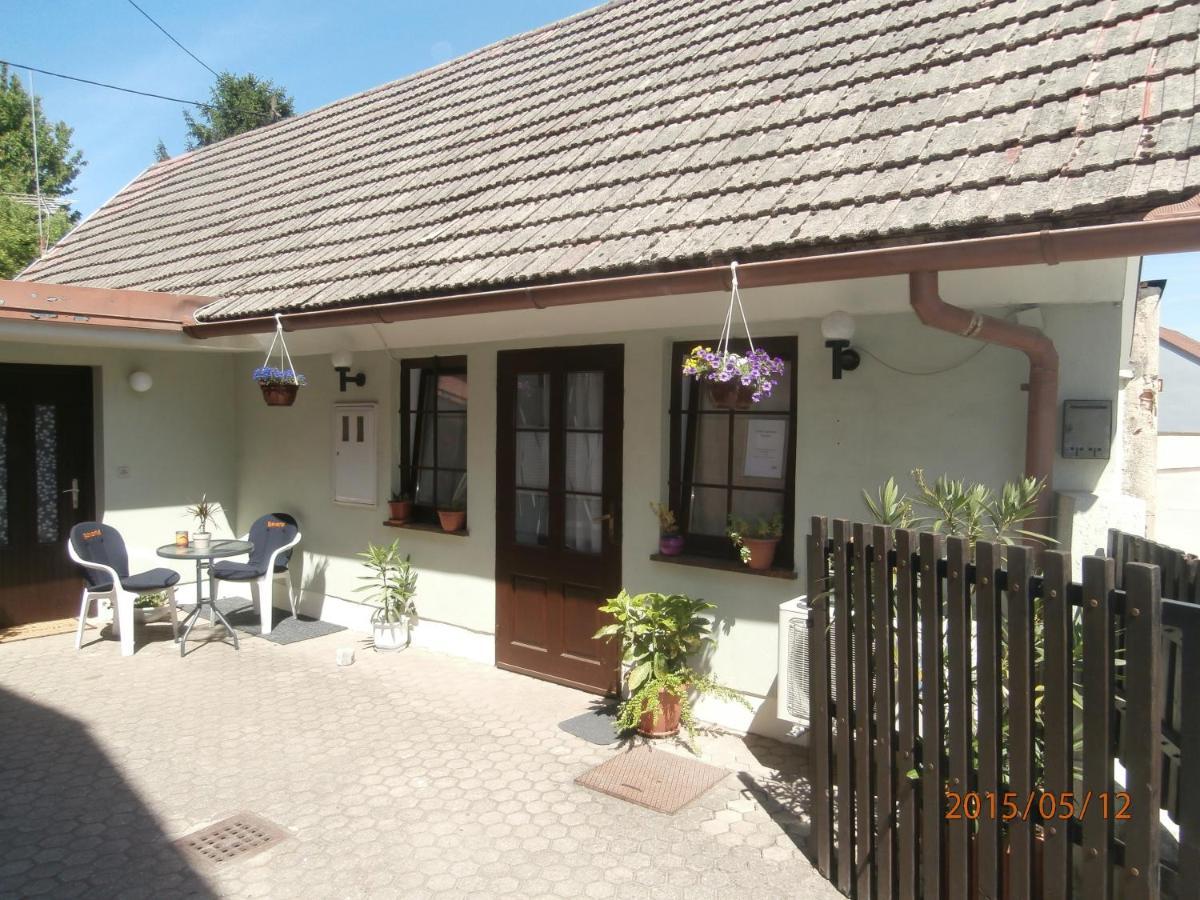 Apartments With A Parking Space Samobor, Prigorje - 12869 Exterior photo